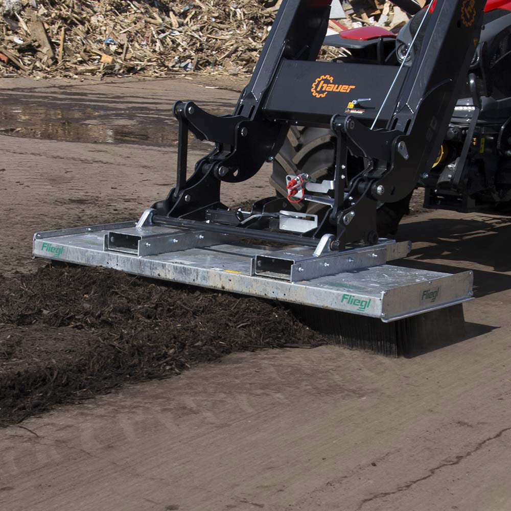 Kehrbesen »Löwe« mit Anfahrtsrollen – Bild 8